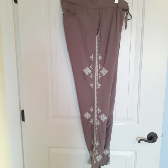 Sundance Tone It Up Embroidered Drawstring Pant Taupe Size S - Picture 9 of 13
